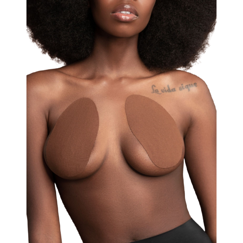 BYE BRA BRUST LIFT PADS + 3 PAARE SATIN NIPPEL ABDECKUNGEN - DUNKELBRAUN GRÖSSE DF